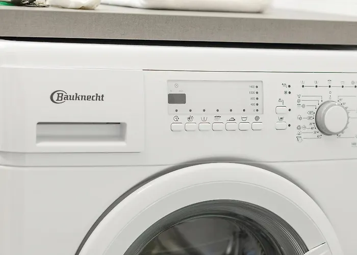 Apartment Bright Spacious With Parking Mazowiecka By Renters