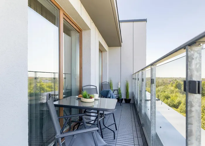 Apartment Bright Spacious With Parking Mazowiecka By Renters