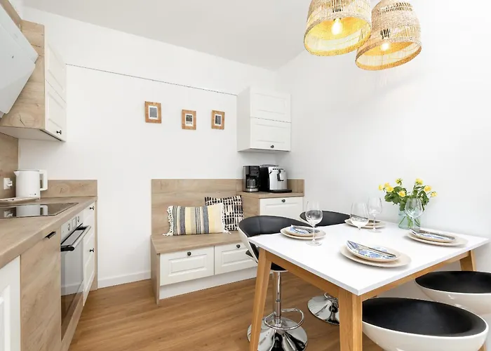 Bright Spacious With Parking Mazowiecka By Renters Apartment Kolobrzeg