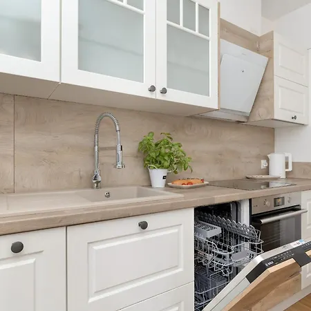 公寓 Bright Spacious With Parking Mazowiecka By Renters