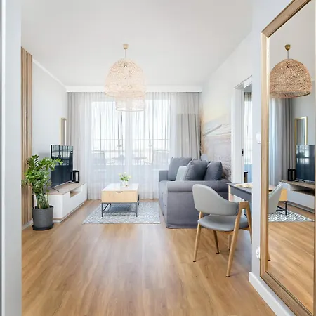Bright Spacious With Parking Mazowiecka By Renters * 科沃布热格