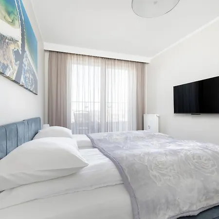 Bright Spacious With Parking Mazowiecka By Renters * Kolobrzeg